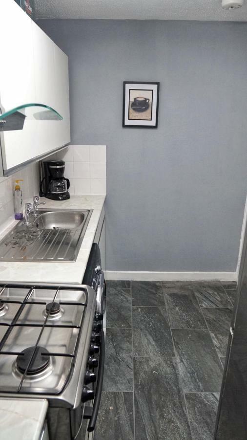 North London Apartment - เอ็ดมันตัน ภายนอก รูปภาพ