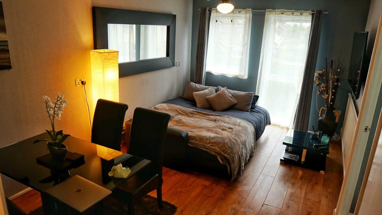 North London Apartment - เอ็ดมันตัน ภายนอก รูปภาพ