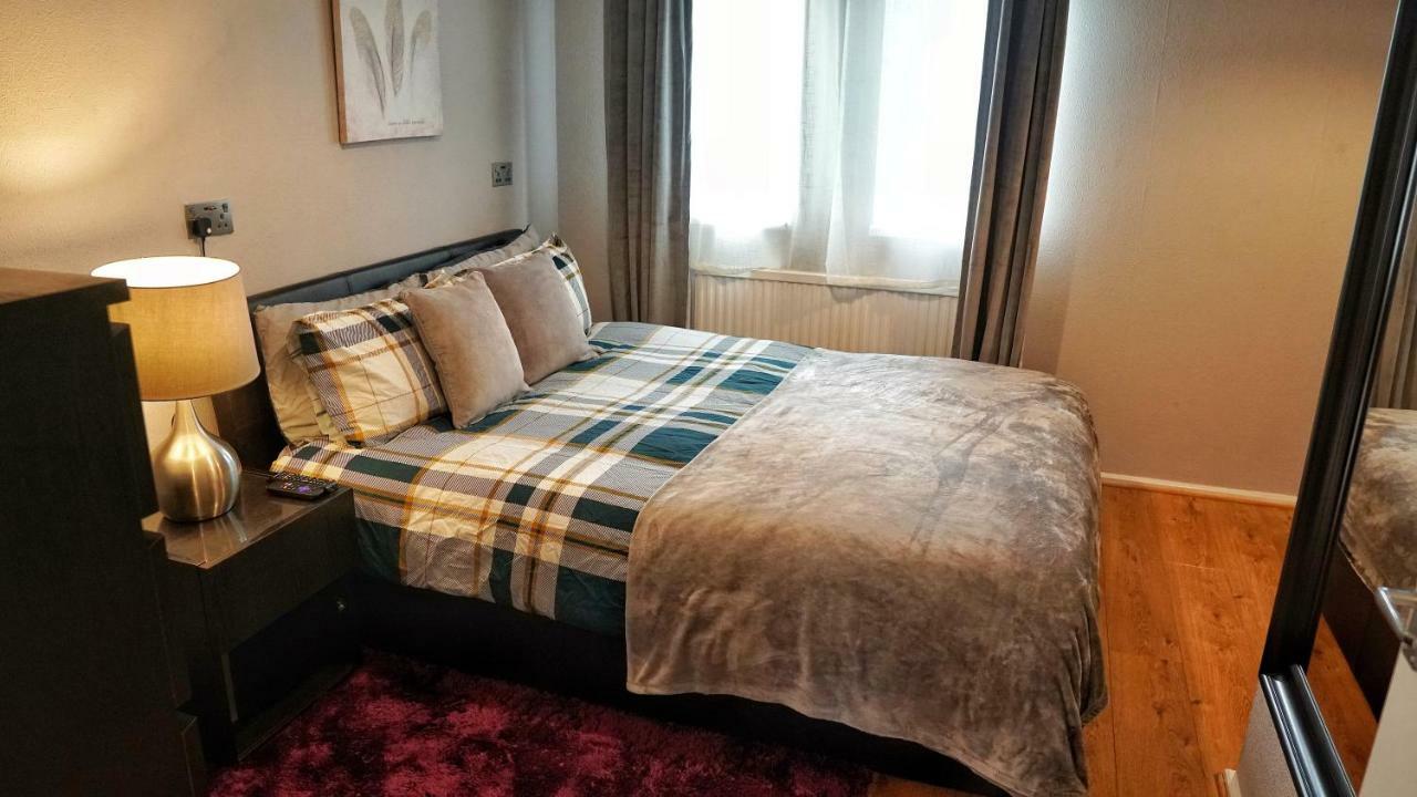 North London Apartment - เอ็ดมันตัน ภายนอก รูปภาพ